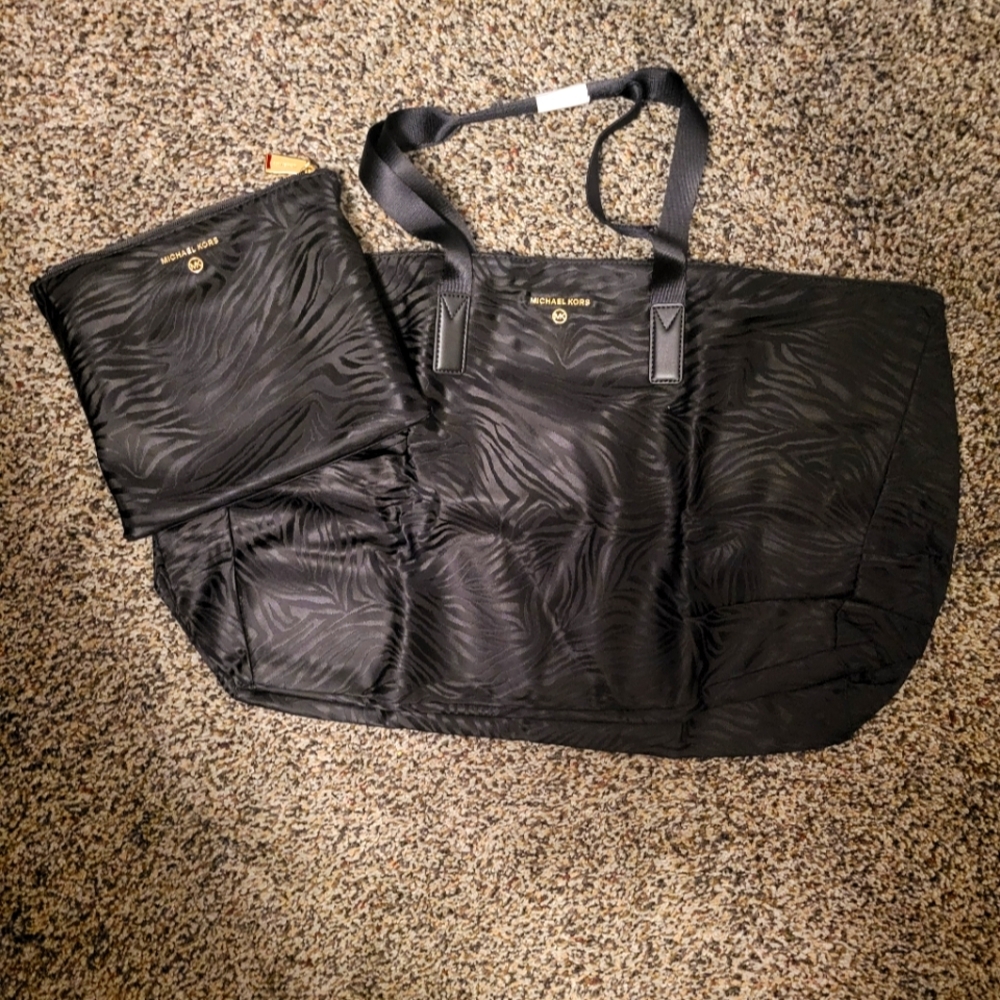 NWOT Michael Kors Black Textured Tote and Pouch Set - Picture 1 of 3
